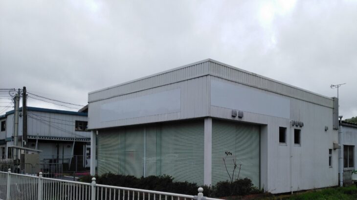 京都府与謝郡与謝野町<br />壁面看板白戻しとガラスシート剥がし<br />2025.4.23
