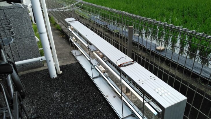 大阪府八尾市萱振町の<br />よしかわ耳鼻咽喉科クリニック様<br />電飾看板の壁面看板と突き出し看板の蛍光灯交換<br />2025.7.8